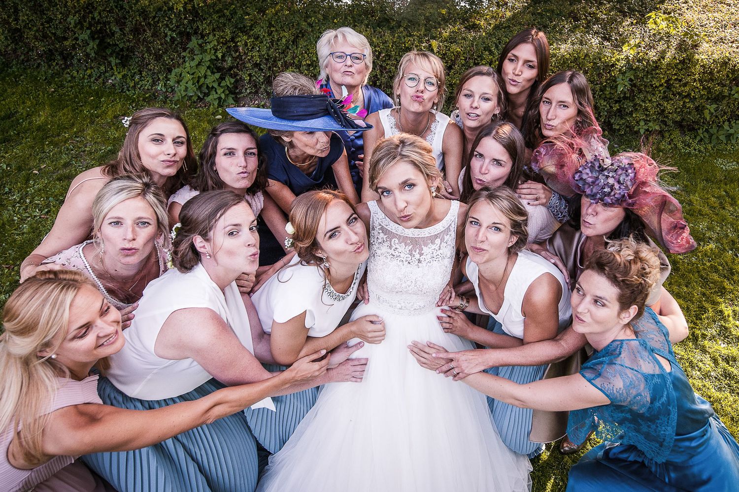 les demoiselles d'honneur lors du mariage au Domaine de Béronsart