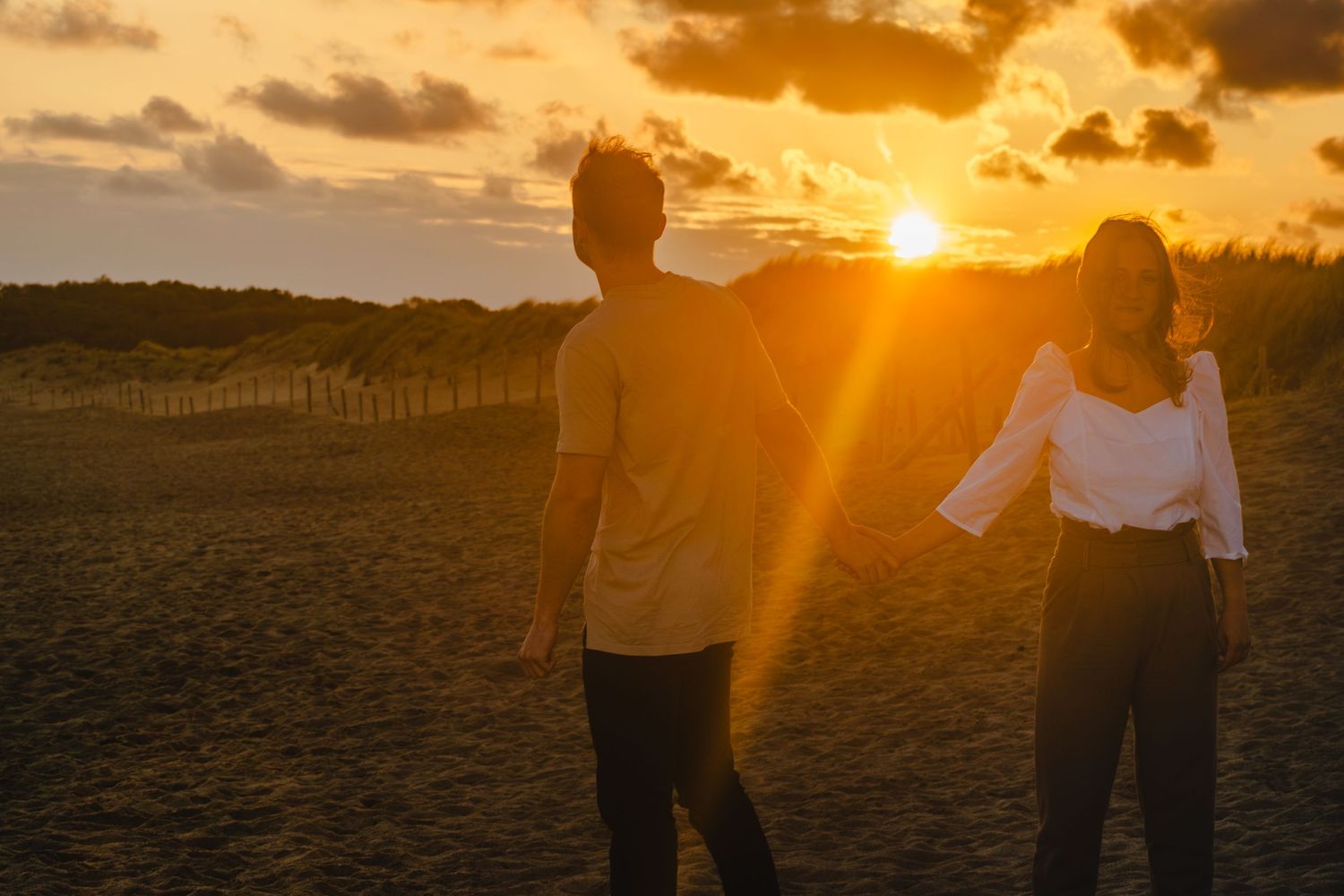 Séance photo couple couché de soleil