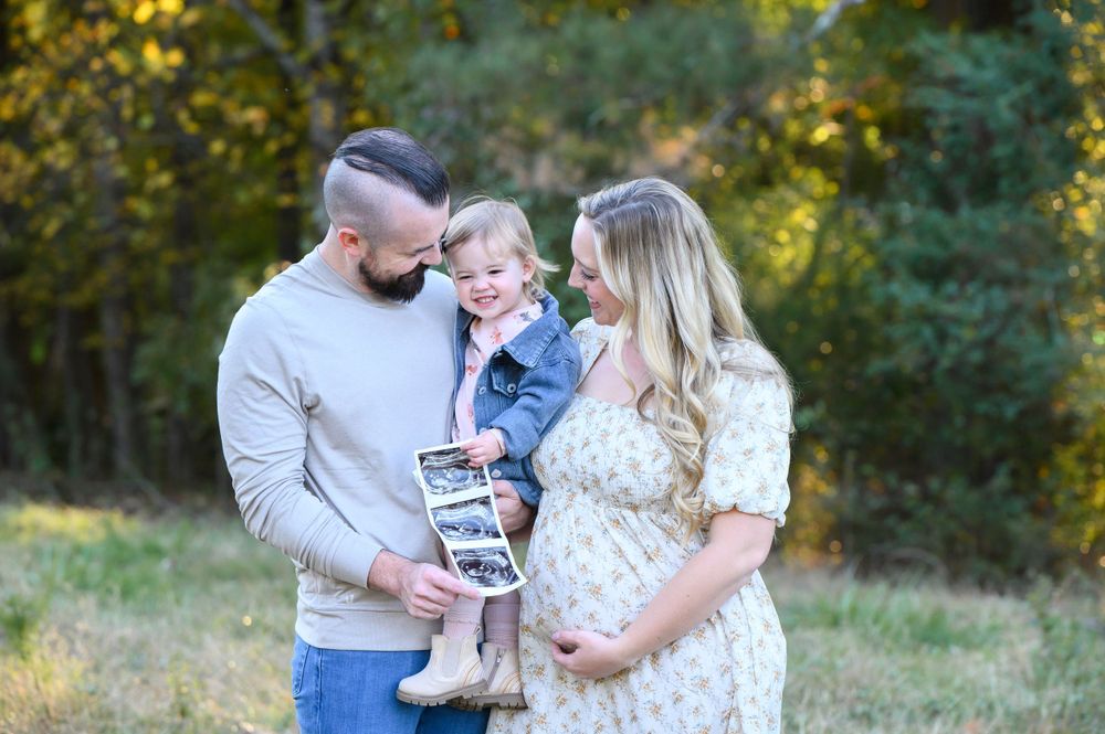 family maternity photos in milton, georgia