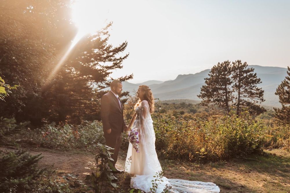 Wedding first look in Maine mountains