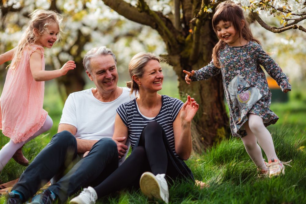 Frühling, Familienzeit, lachen und toben
