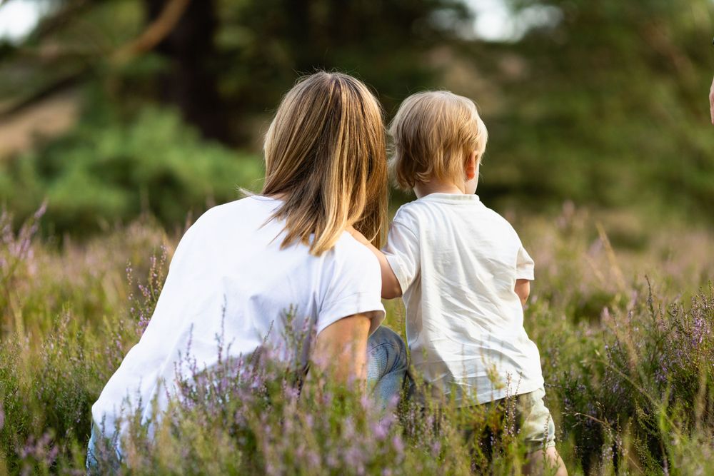 Familienzeit, Liebe, Natur, Familienshooting, authentisch, toben, lachen, natürlich