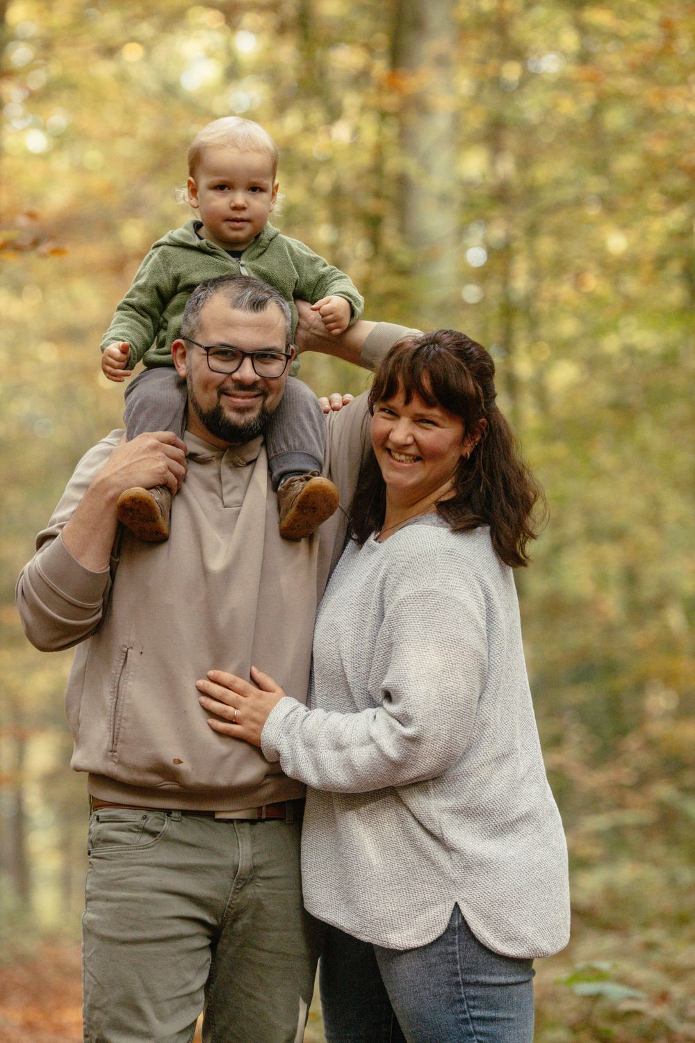 Herbst, Familienzeit, lachen und toben, draußen, Natur