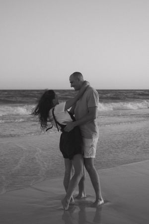 Maternity and couples photography in Destin & Fort Walton Beach, capturing authentic love, natural moments, and stunning beach scenery.