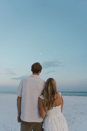 Maternity and couples photography in Destin & Fort Walton Beach, capturing authentic love, natural moments, and stunning beach scenery.
