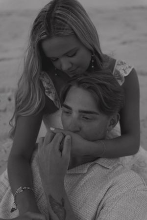Maternity and couples photography in Destin & Fort Walton Beach, capturing authentic love, natural moments, and stunning beach scenery.