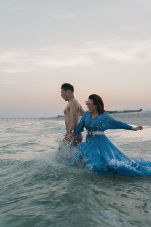Maternity and couples photography in Destin & Fort Walton Beach, capturing authentic love, natural moments, and stunning beach scenery.
