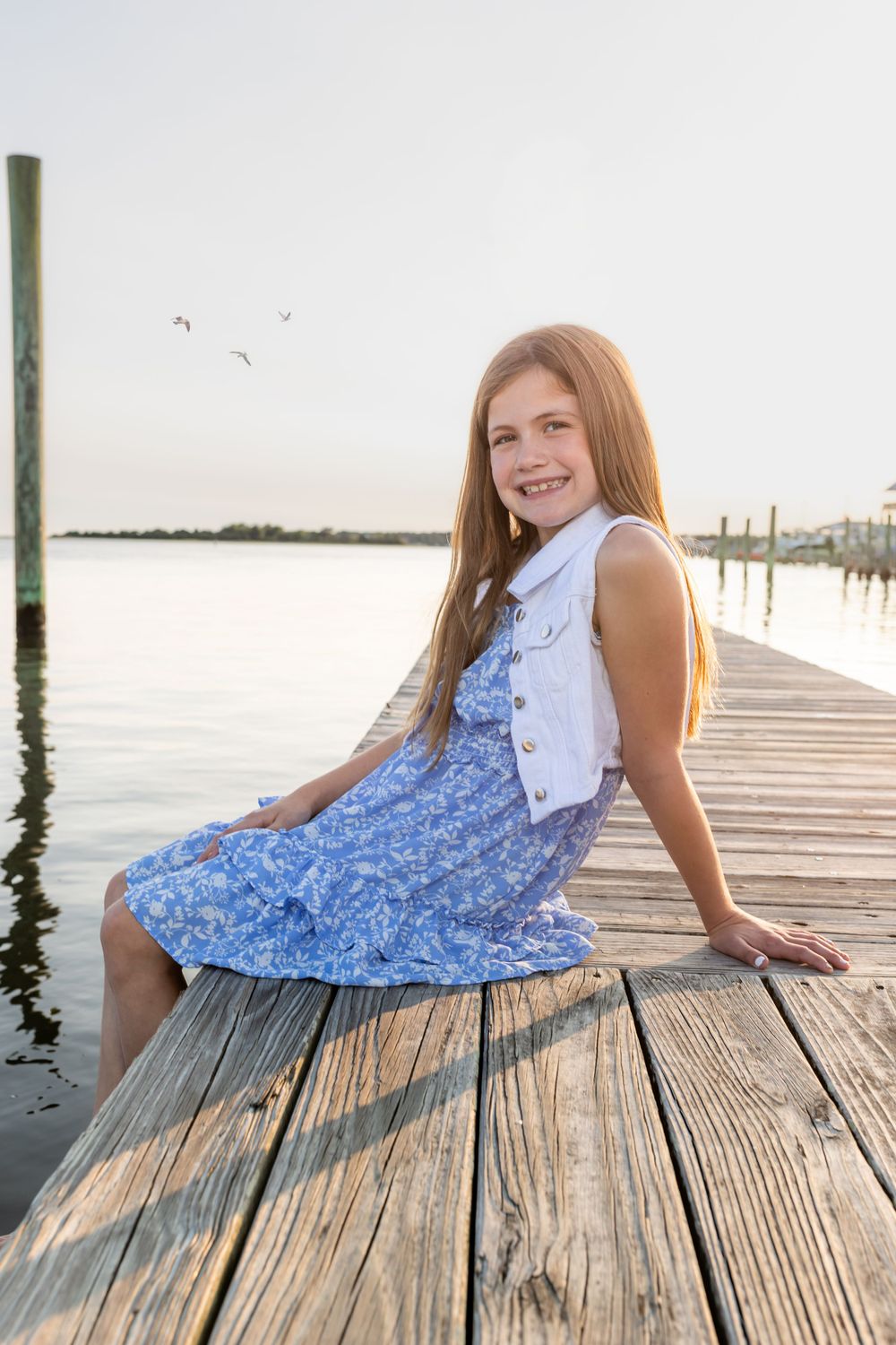 downtown swansboro senior photographer with Samantha Ann photography senior photos of girl