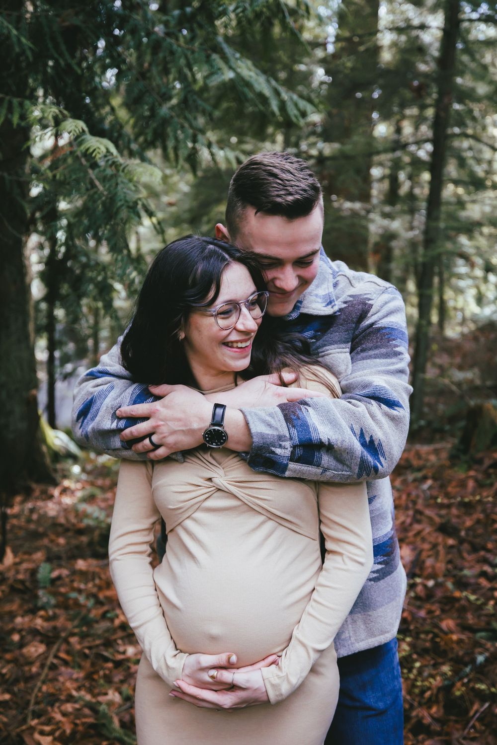 Couple expecting a baby in Snohomish County. Tim Neal Photography specializes in warm, intimate maternity sessions.