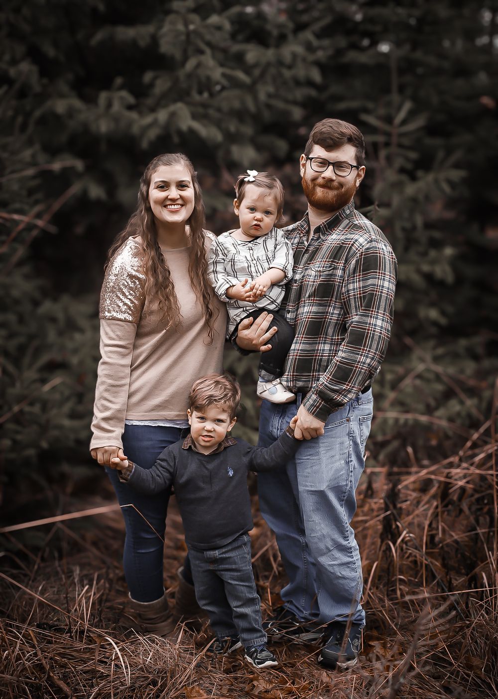 Family Portrait
Professional Photographer Janesville Wisconsin
outdoors
natural light photography