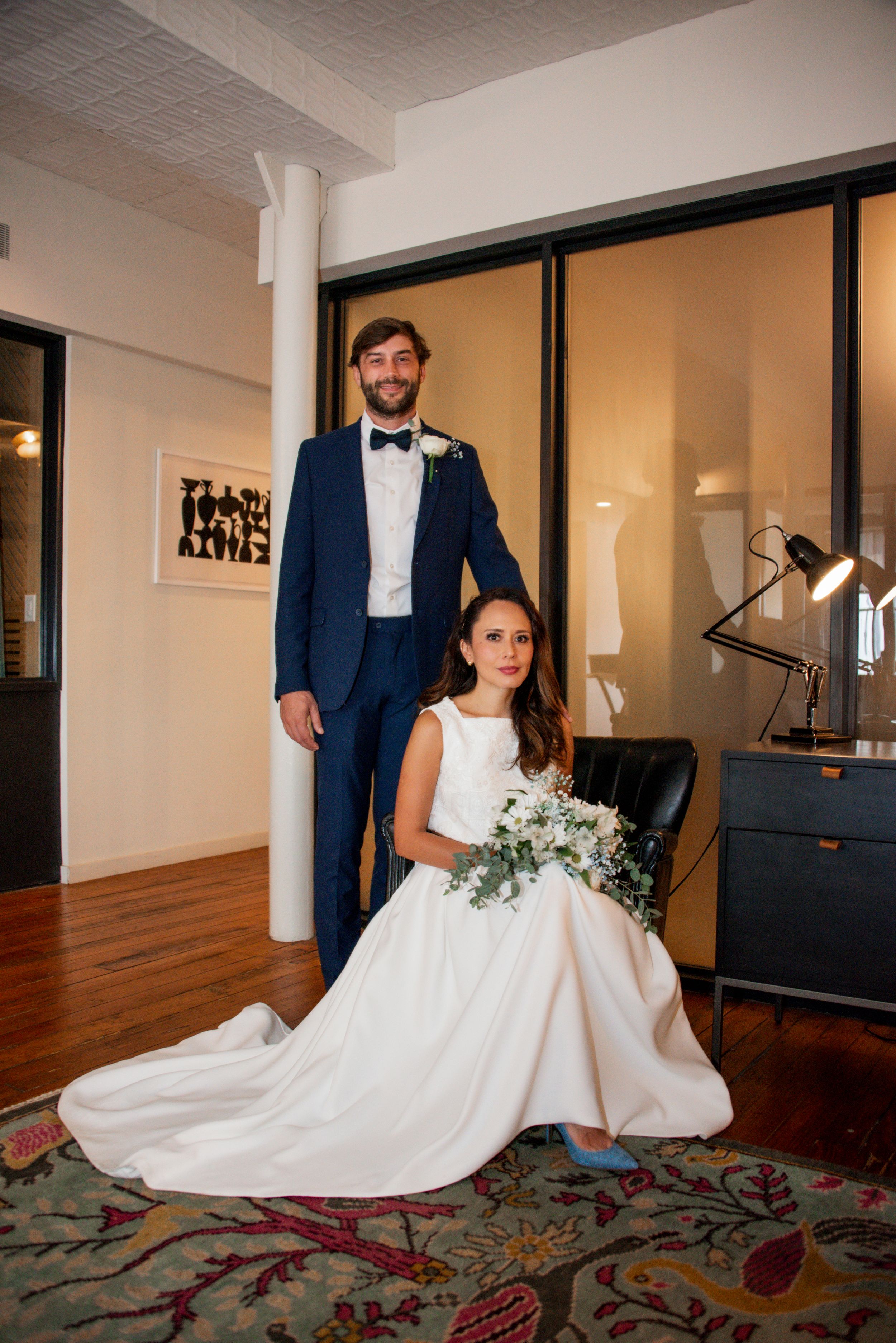 Virginia wedding photograph, photography of bride and groom at common house
