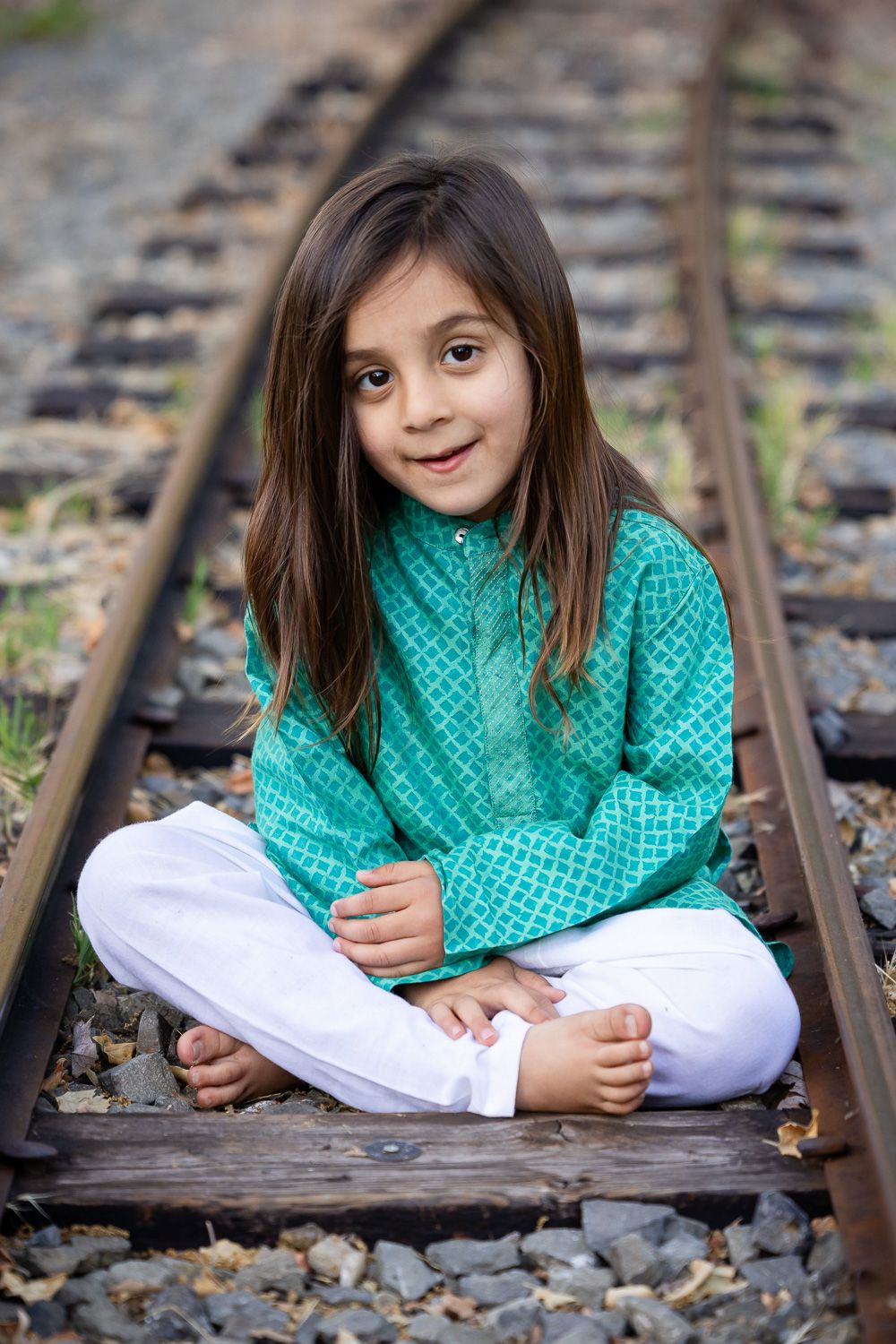 Cindy Tucey Photography captures child portraits in family photo session at Vasona Park in Los Gatos, CA