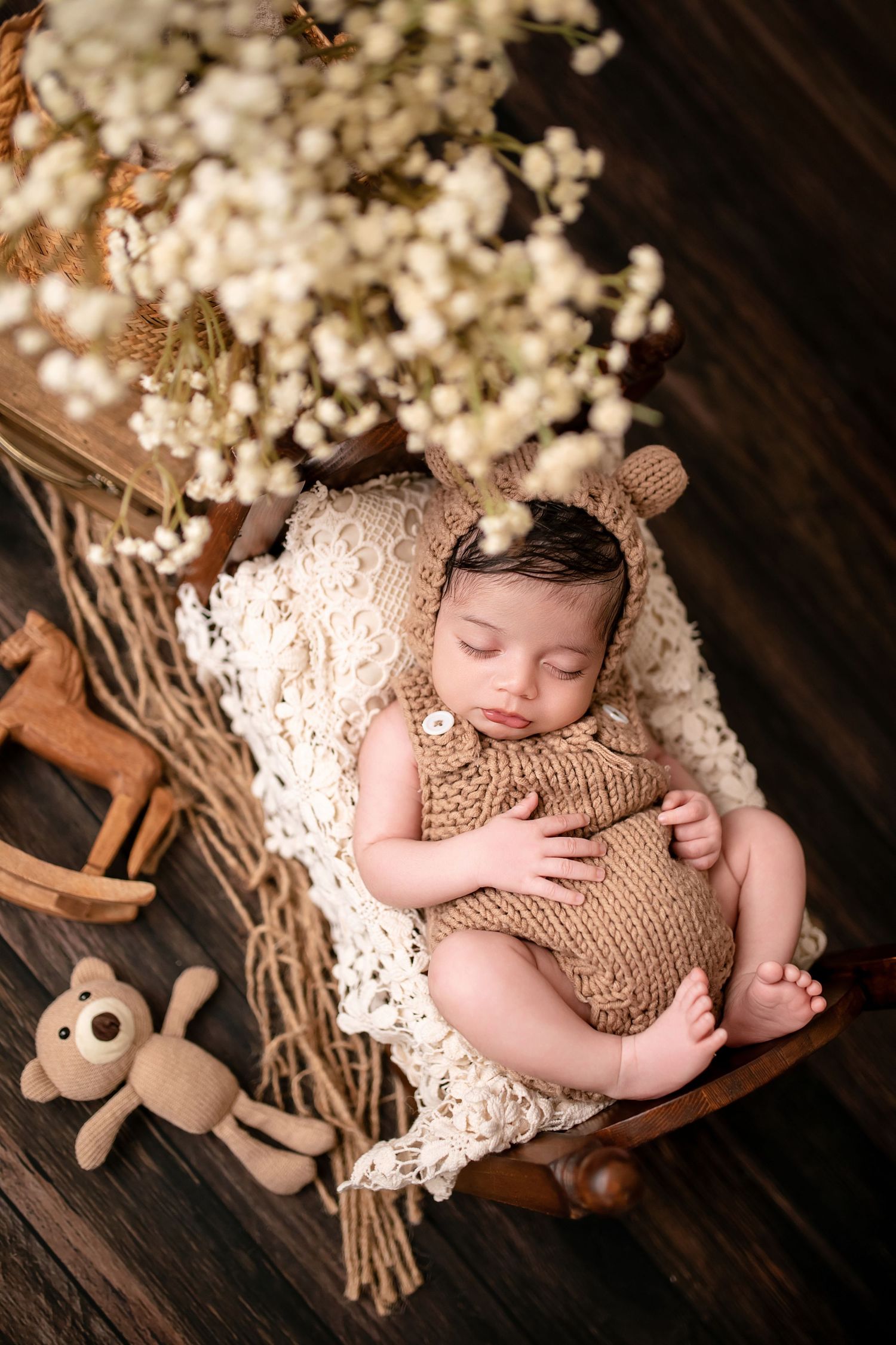 Adelaide newborn photographer Lin Photography - natural baby portrait with lightly vintage style
