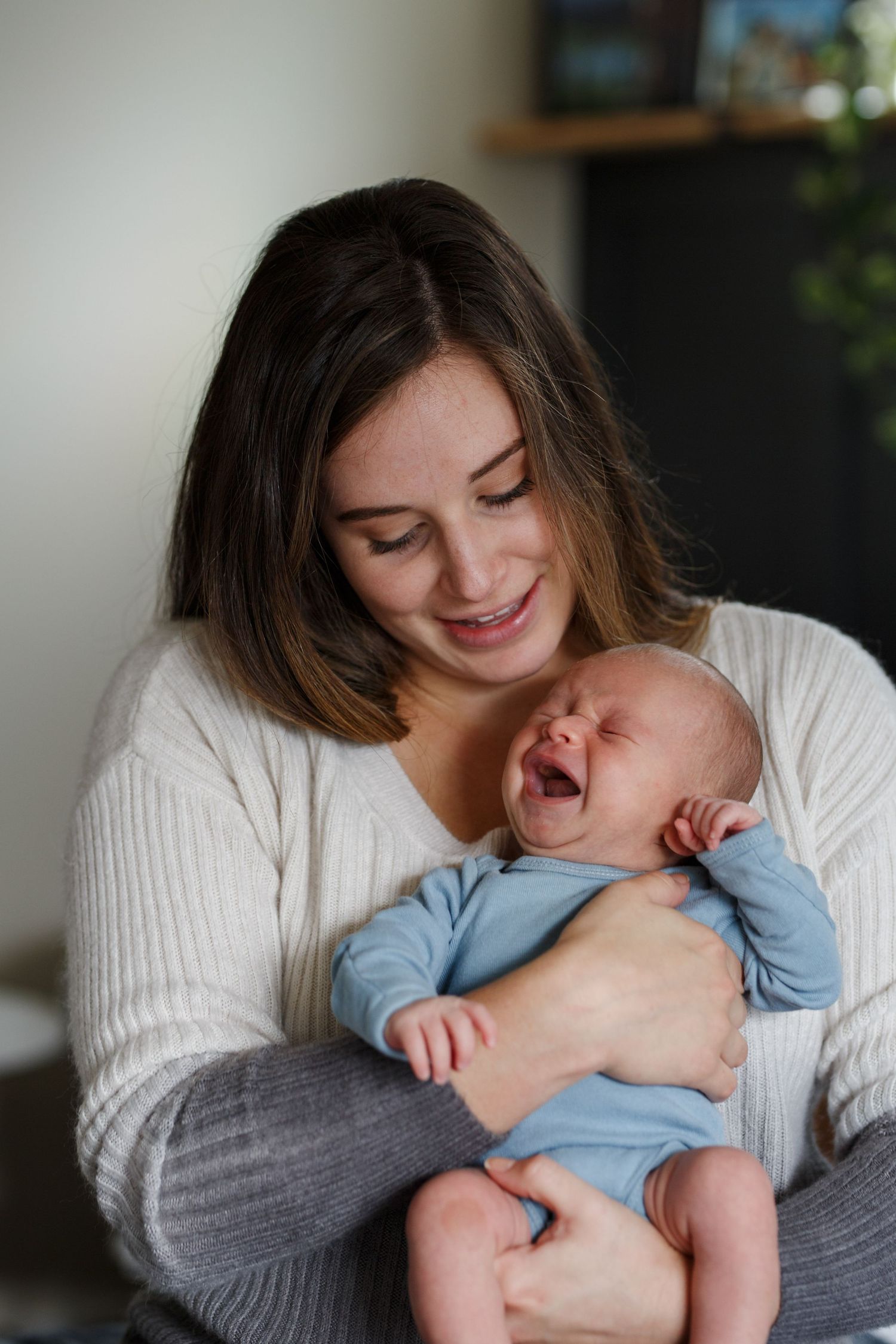 Lifestyle newborn photography at home in Snohomish country