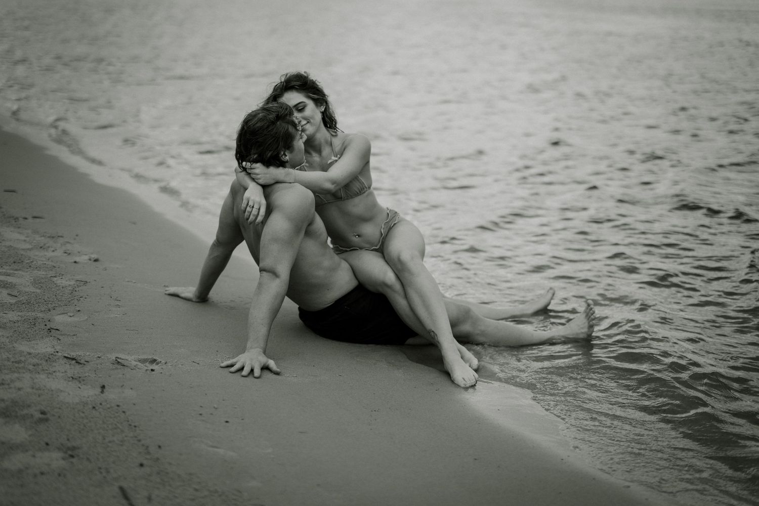 portrait photography of a young couple on a tropical beach