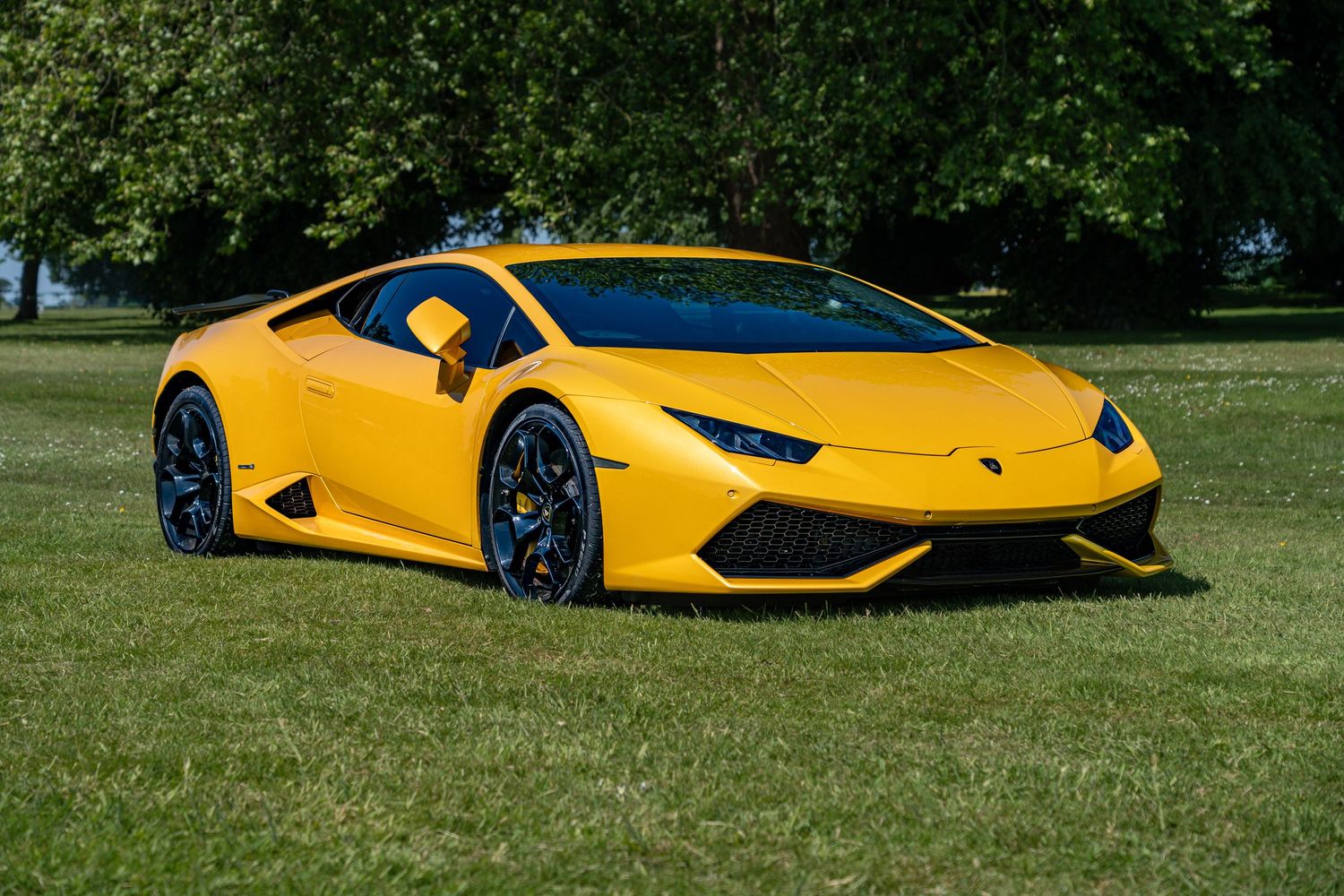 Lamborghini Huracan LP640 in Yellow