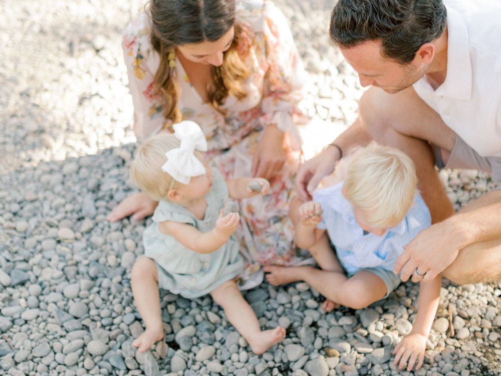Creekside family session in Lower Bidwell Park in Chico, California. Taken by Kaitlin Stoltenberg, Family and Newborn Photographer in Chico.