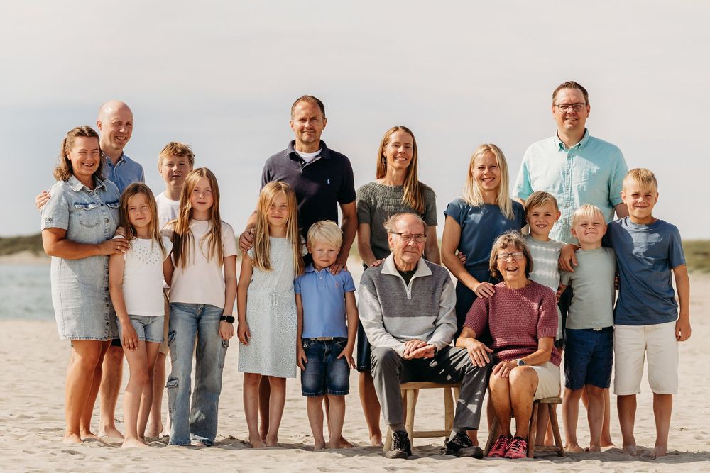 Familiefotografering utendørs på Jæren