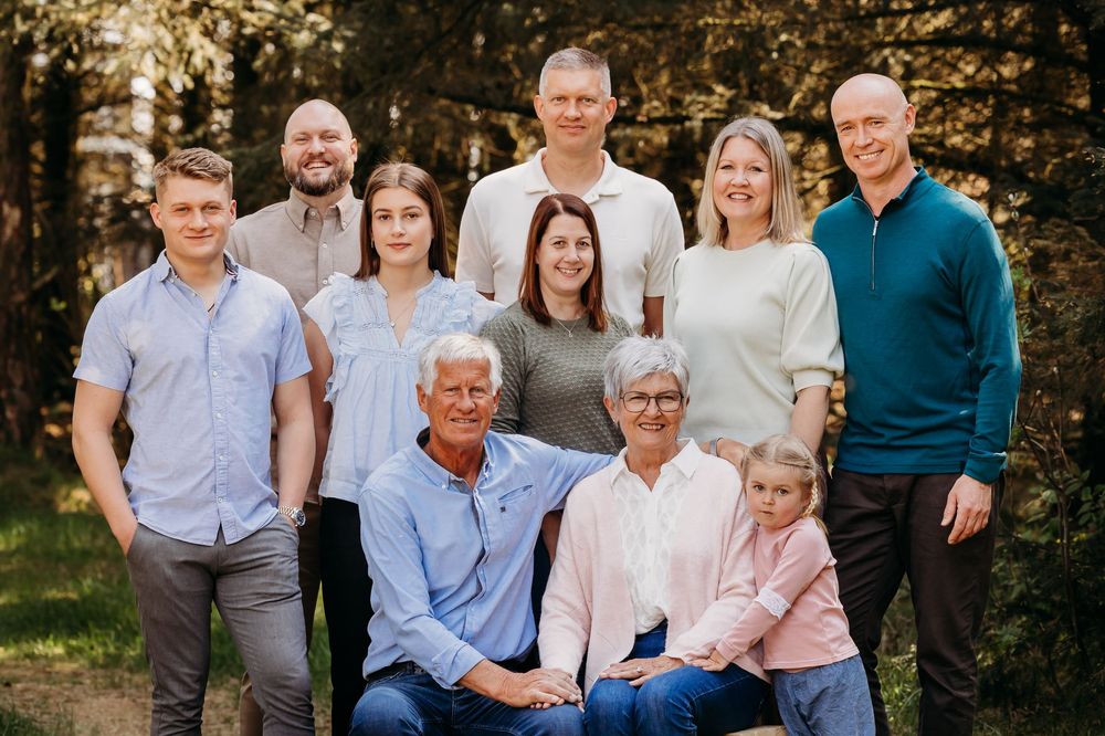 Familiefotografering utendørs på Jæren
