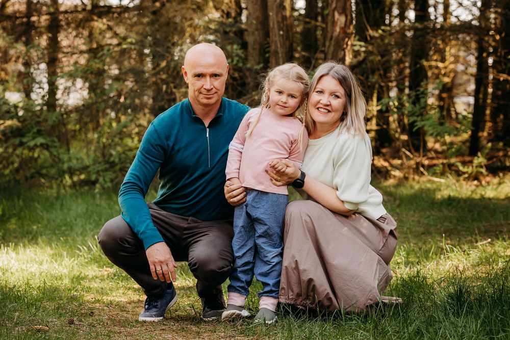 Familiefotografering utendørs på Jæren