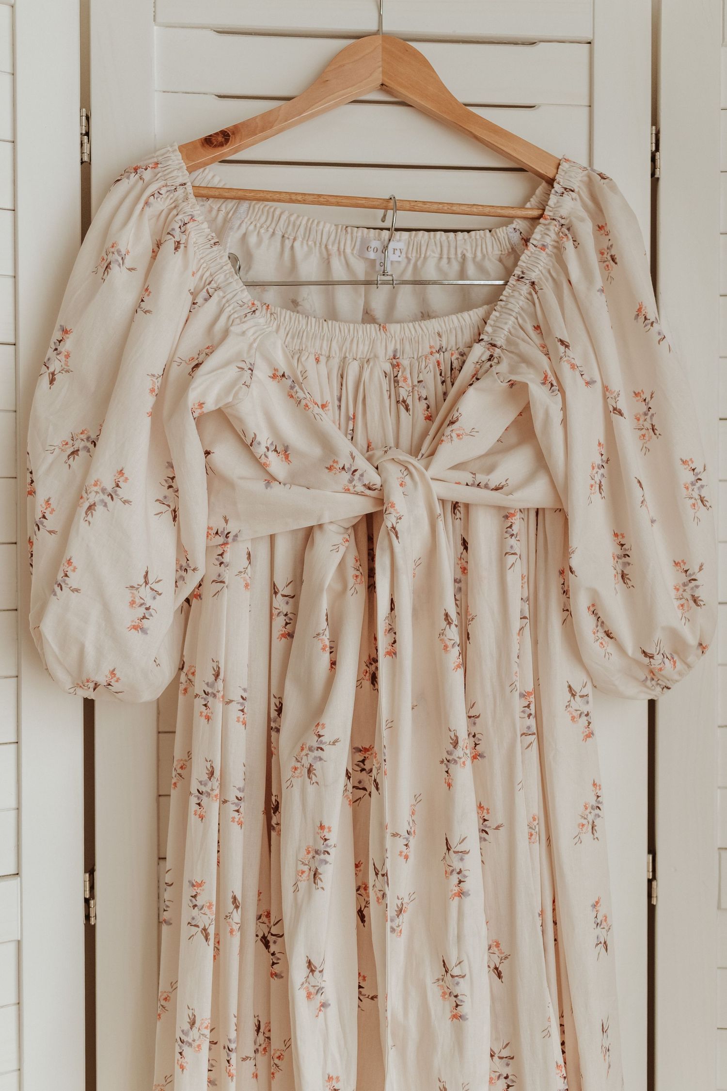 Client wardrobe supplied by Jessica Henderson Photography