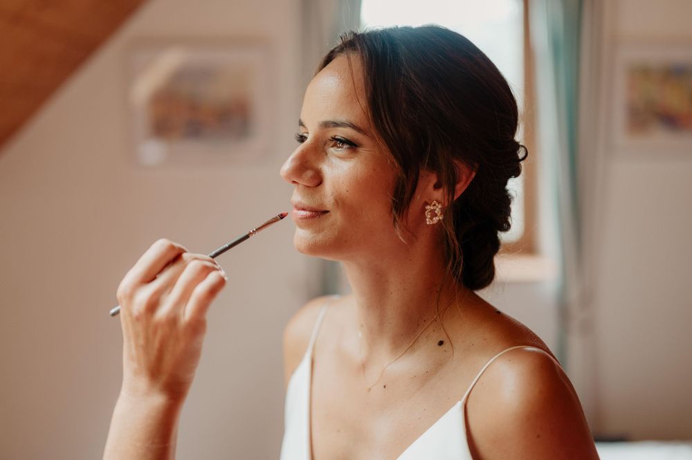 Mise en beauté mariée naturelle–quimper
Coiffure & maquillage : Elodie Struillou coiffeuse maquilleuse.Photographe:https://charlesseguy.com
