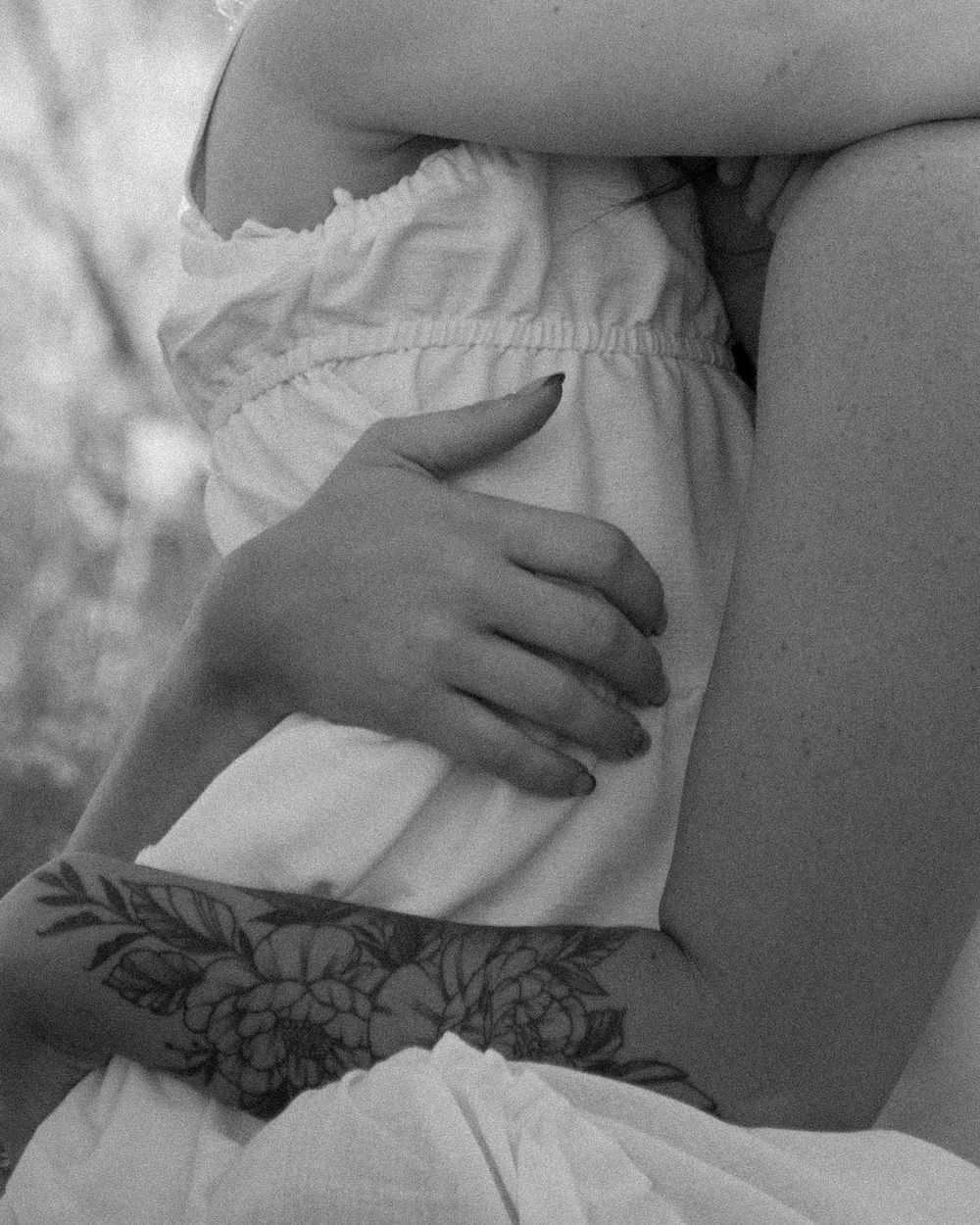 detail photo of mum and daughter hugging