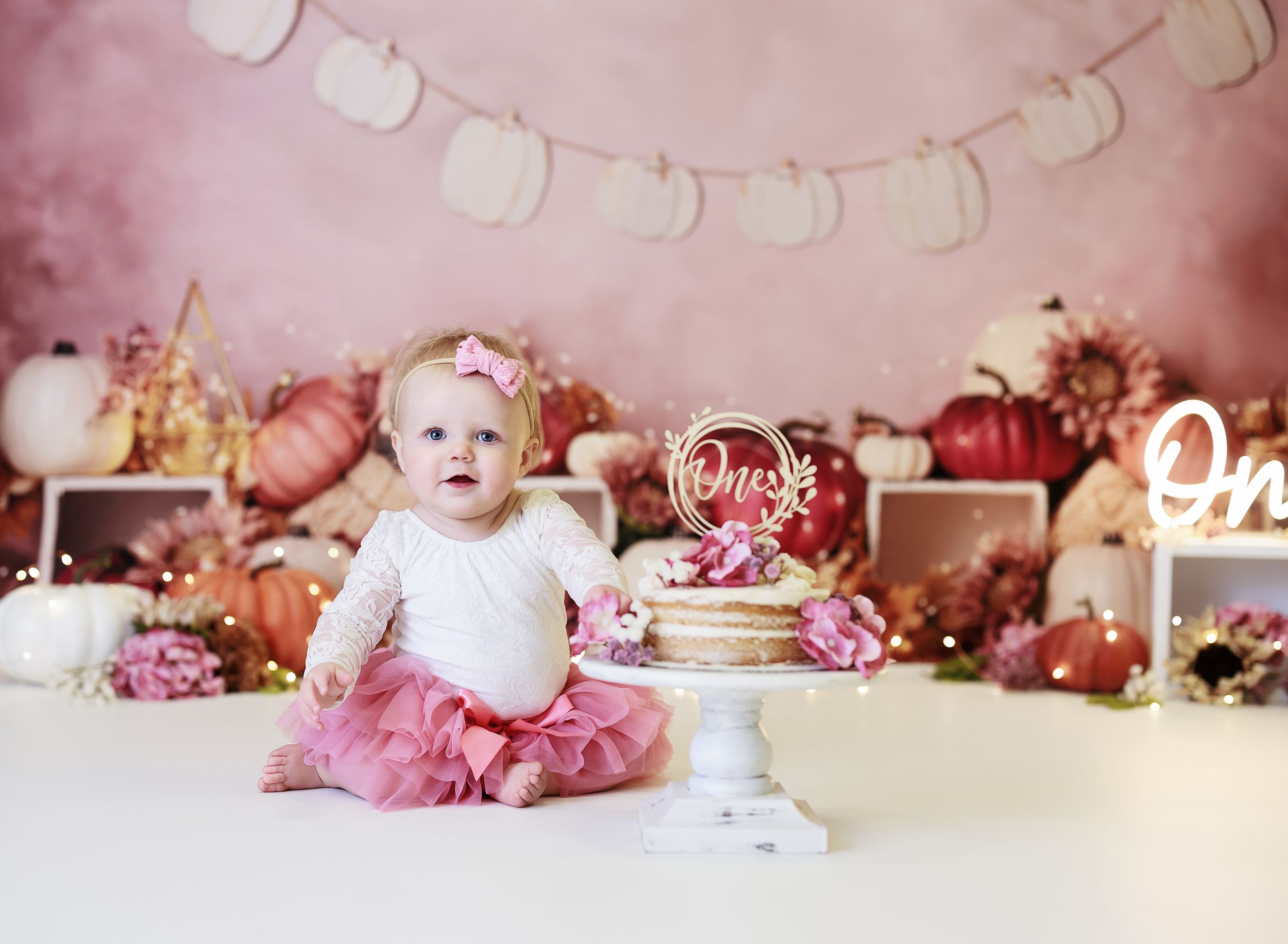 Cake smash photography, cake smash, cake smash photos, milestone photos, 1 year old photos