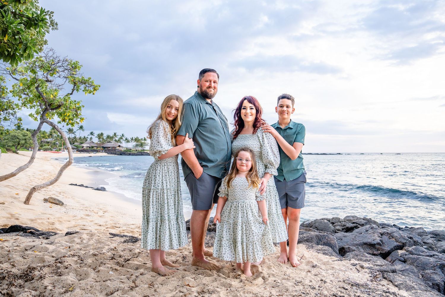 Big Island family beach photographer capturing candid, joy-filled moments on Hawaii’s stunning shores. Sunset sessions. Book your date!
