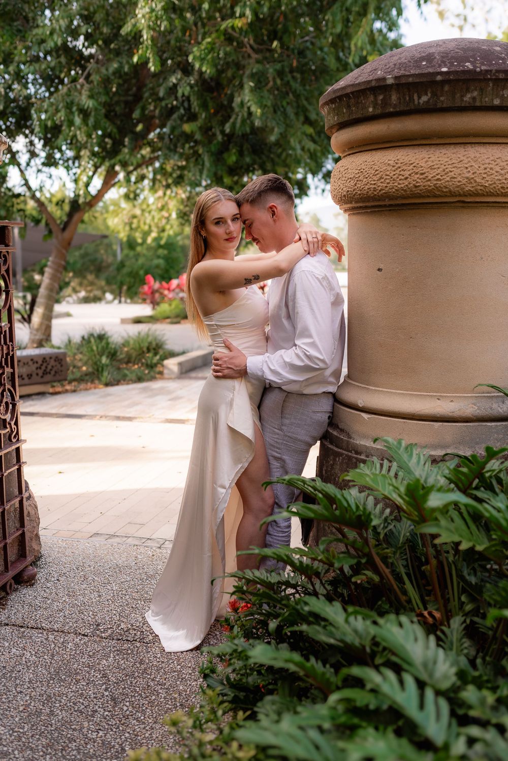 Couple Portraits at the Rockhampton Customs House