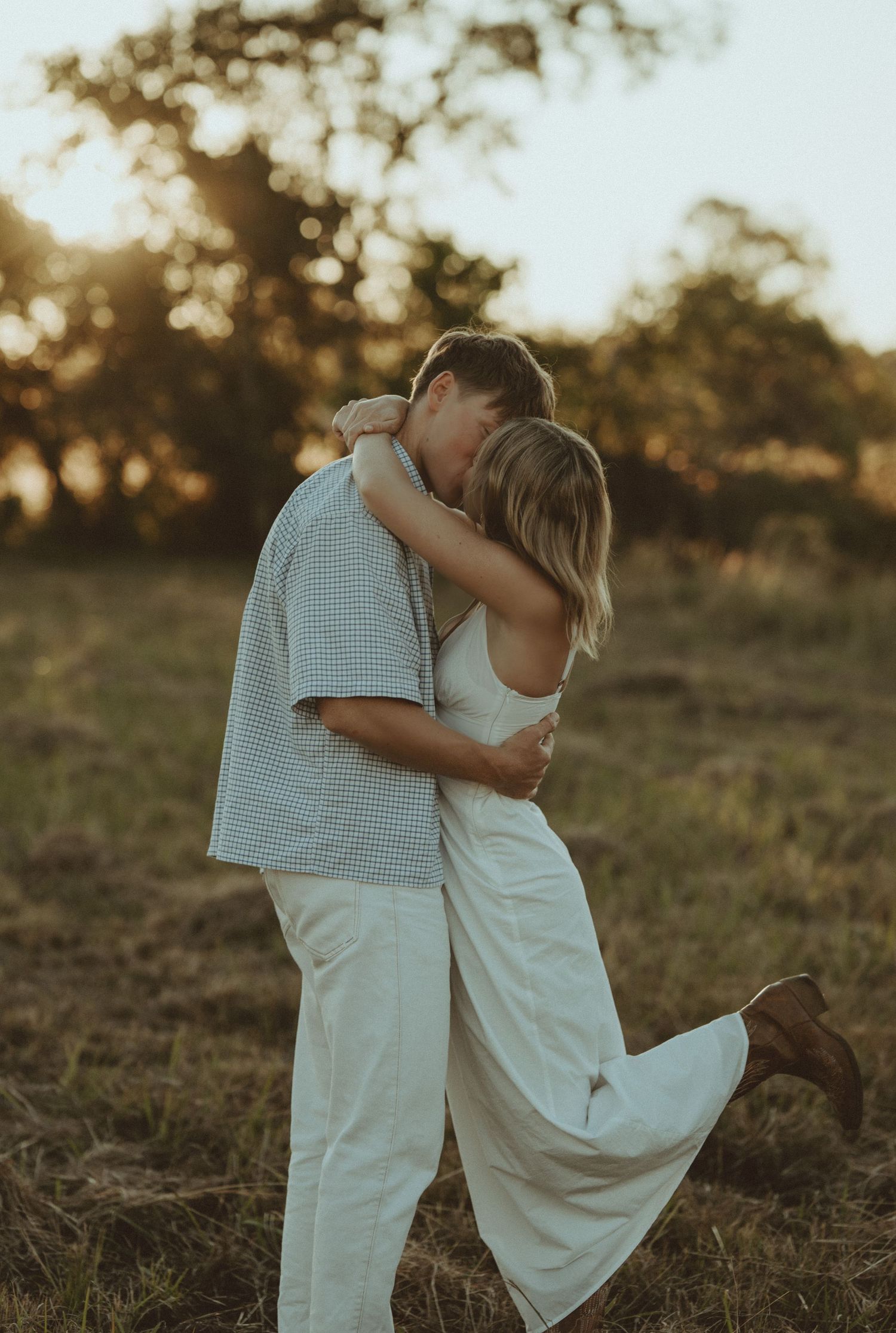 Documenting all walks of life, weddings, maternity, newborn and family photography. Sunshine Coast