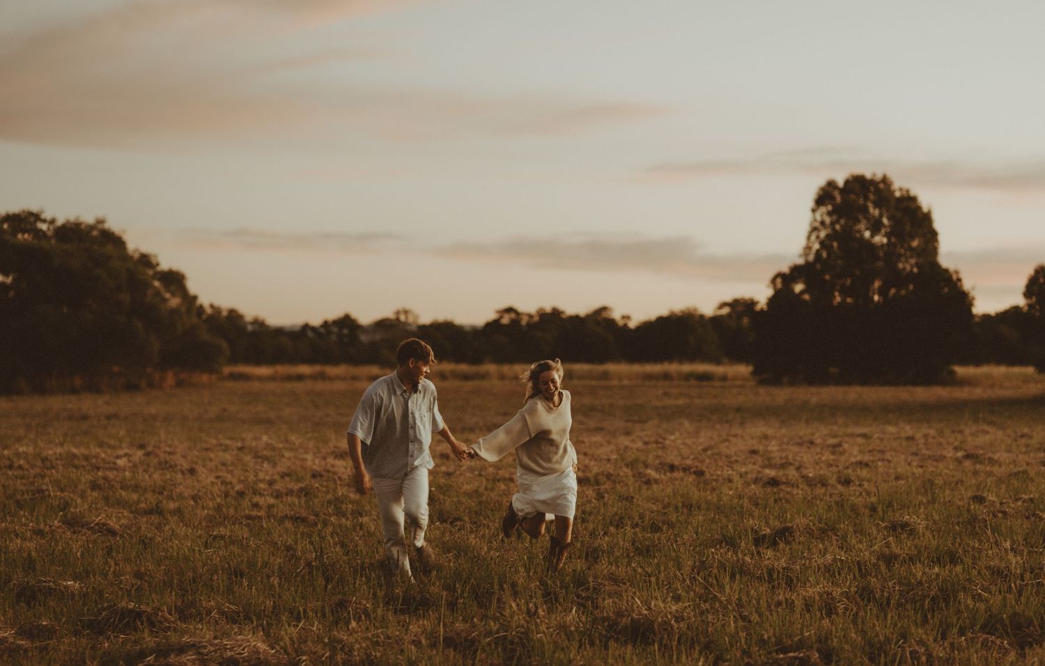 Documenting all walks of life, weddings, maternity, newborn and family photography. Sunshine Coast