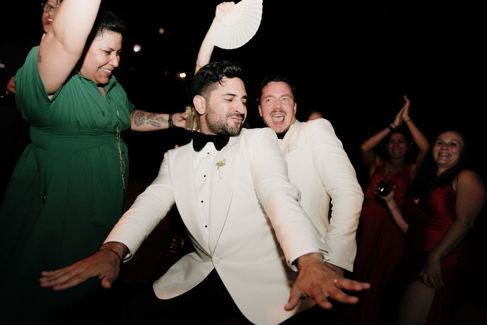 sposi che ballano durante il party di matrimonio a villa nobel sanremo