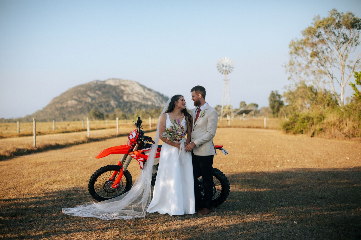 Hedlow Creek Wedding Photography
ROCKHAMPTON WEDDING PHOTOGRAPHER