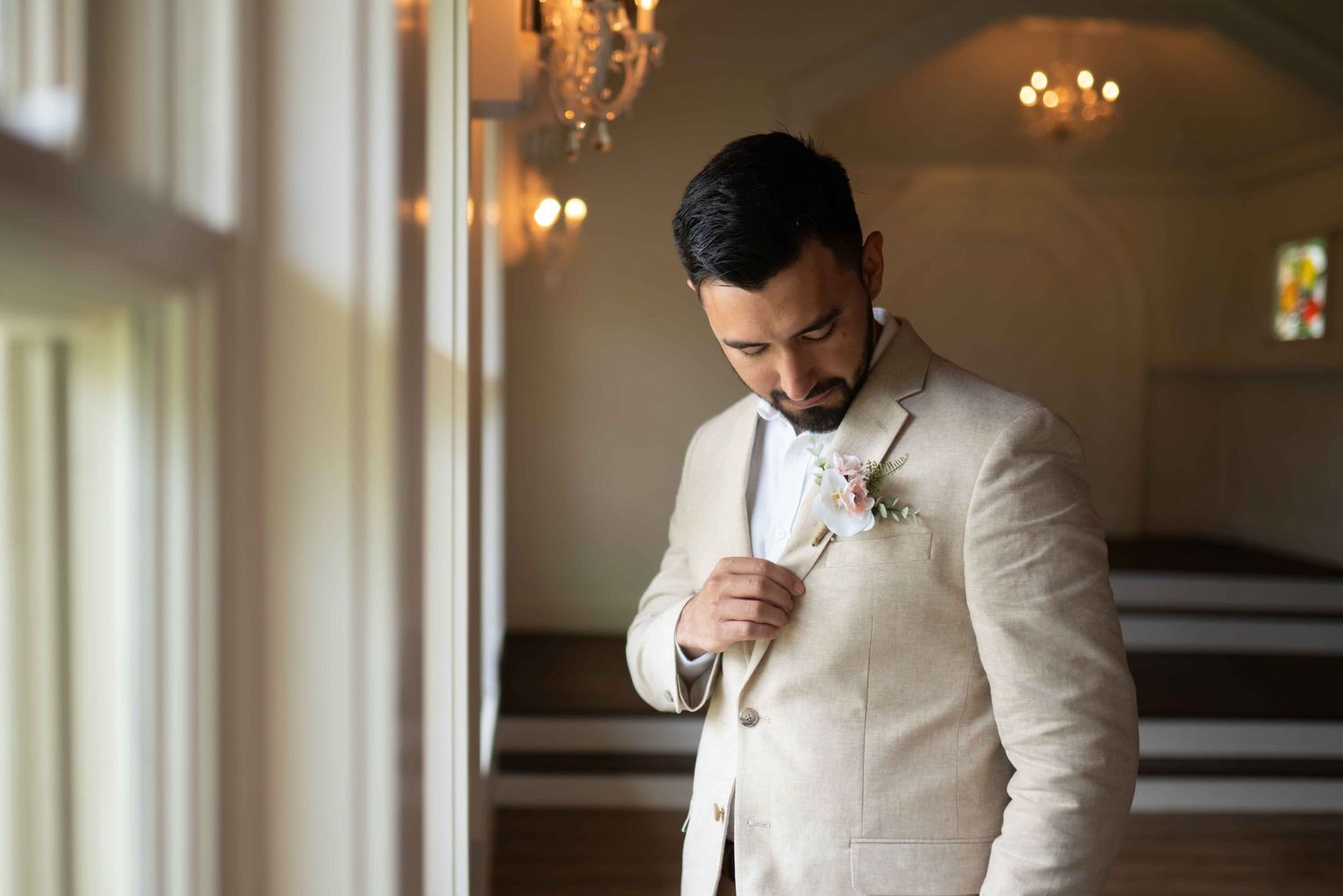 Maui wedding photographer photo against beautiful Maui Pineapple Chapel by ohwowfotos.