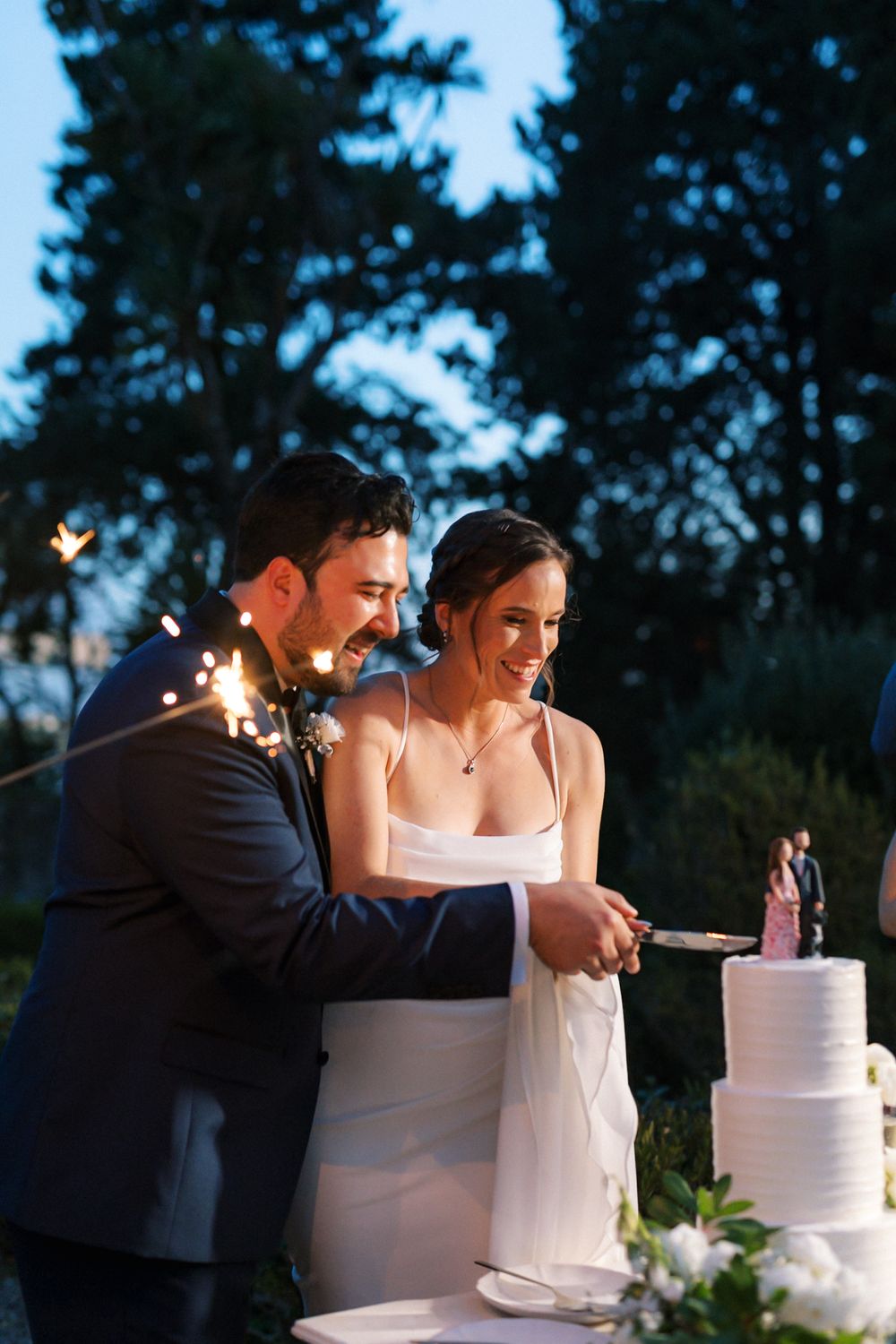 Joyful candid moments during Rachael and Aaron’s Quinta do Torneiro wedding in Lisbon, Portugal