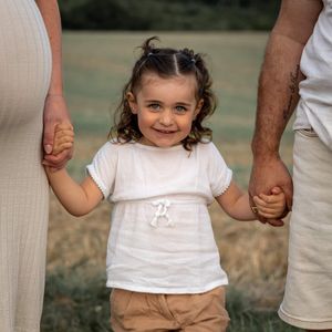 portrait petite fille dans les yvelines extérieur
