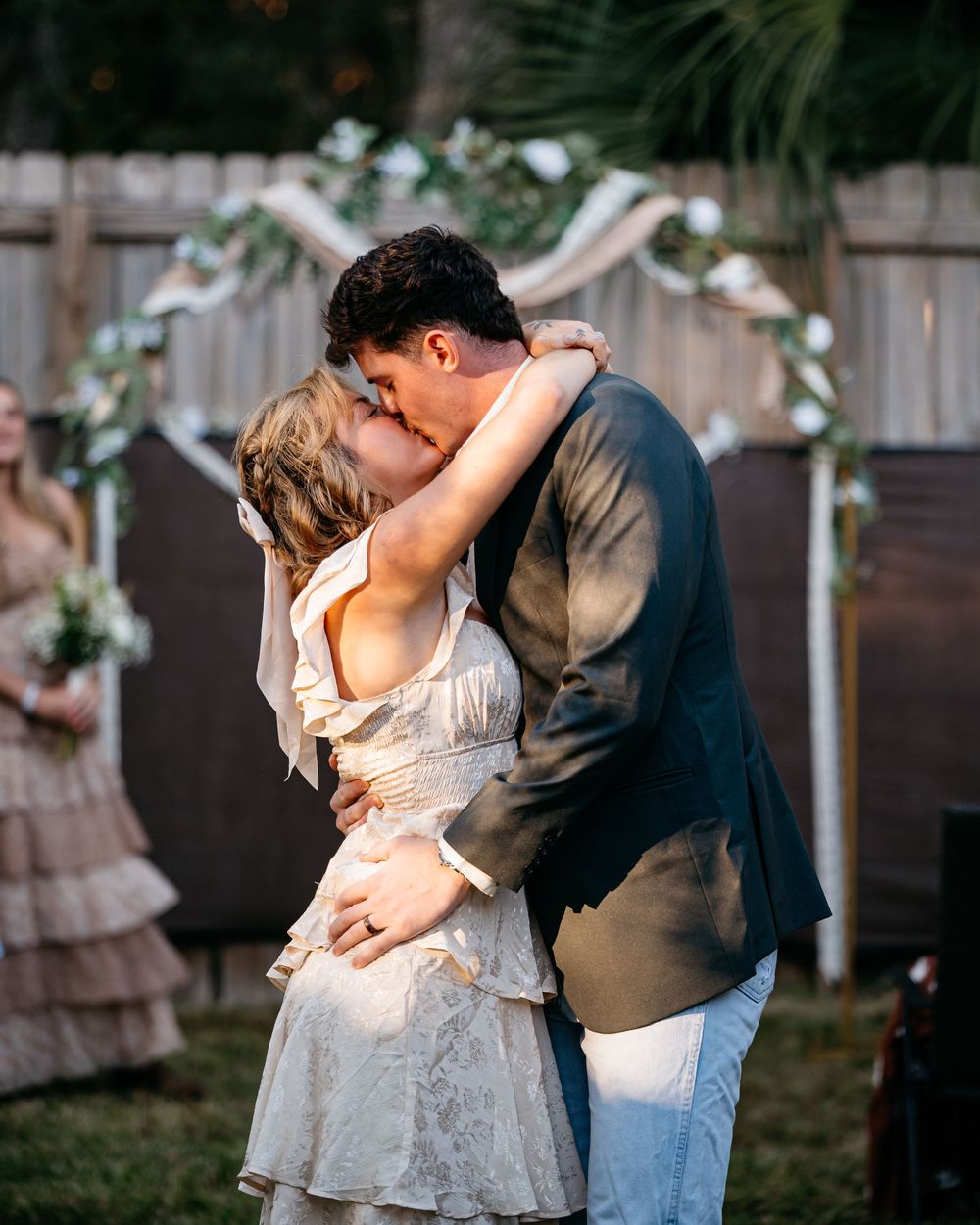 Best wedding photographer for backyard weddings near Destin Florida. candid moments in a full gallery. Wedding at home.