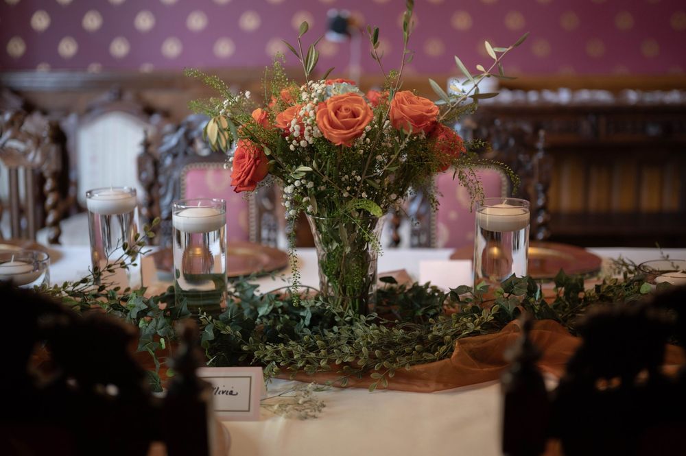 A flower arrangement at a wedding at the Roberts Mansion in Spokane Washington.