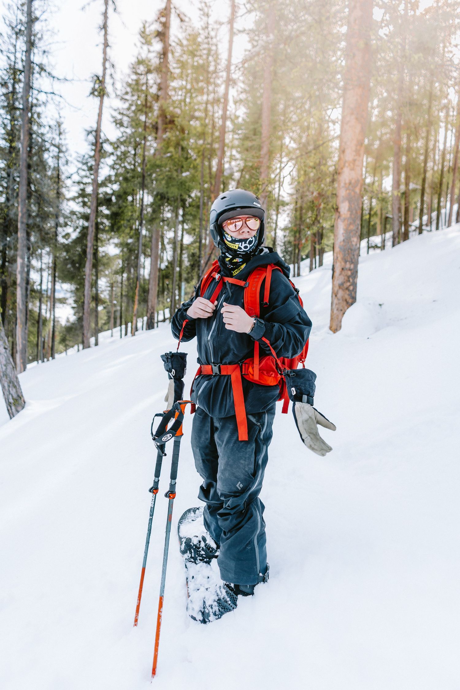 Loup Loup Ski Bowl, Snowboarder.
Sunny Okanogan day