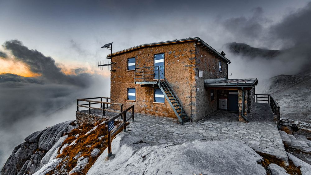 fotografie michal schneider foto photo photography italy italie toskansko dolomity dolomites black and white light světlo západ cesta cena