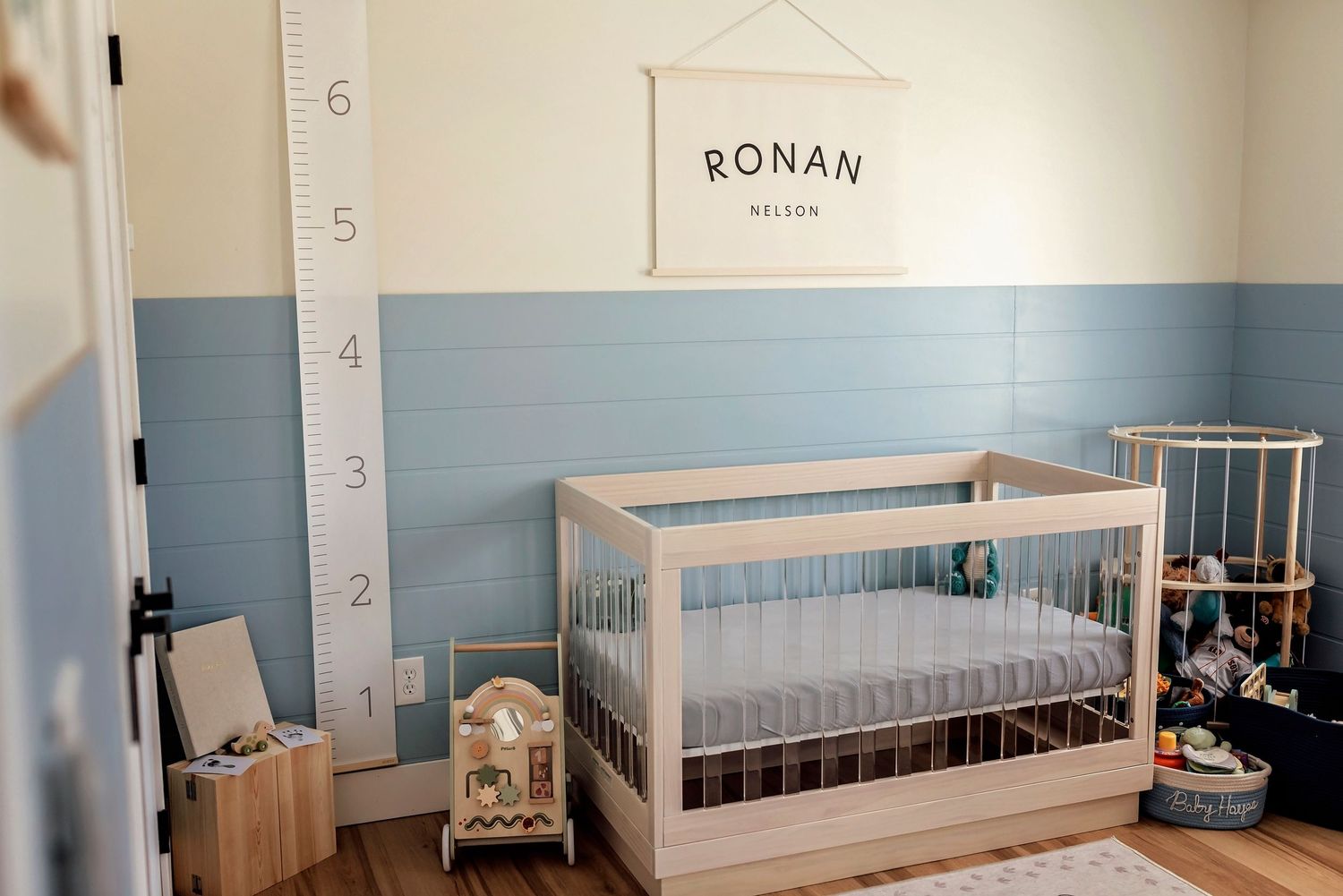 Central Massachusetts North shore in home newborn lifestyle photographer natural unscripted family session