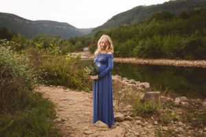 Maternity photo in the woods near Chattanooga, taken by Urso Photography.