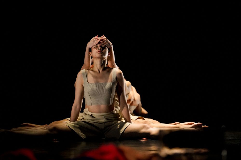Bangkok Dance Academy performing in QL2 Dance's ‘Shared Language’. Choreography by Lordfai Navinda Pachimsawat.