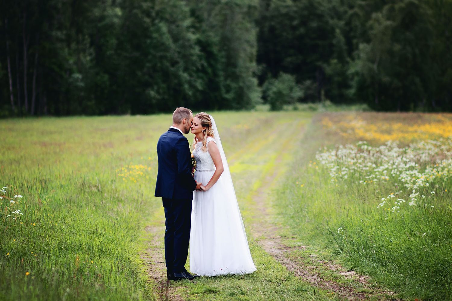 Bröllopsfotograf Västernorrland. Bröllopsfotograf Östersund.  Bröllopsfotograf Jämtland. Bröllopsfotograf Härnösand. Bröllopsfotograf