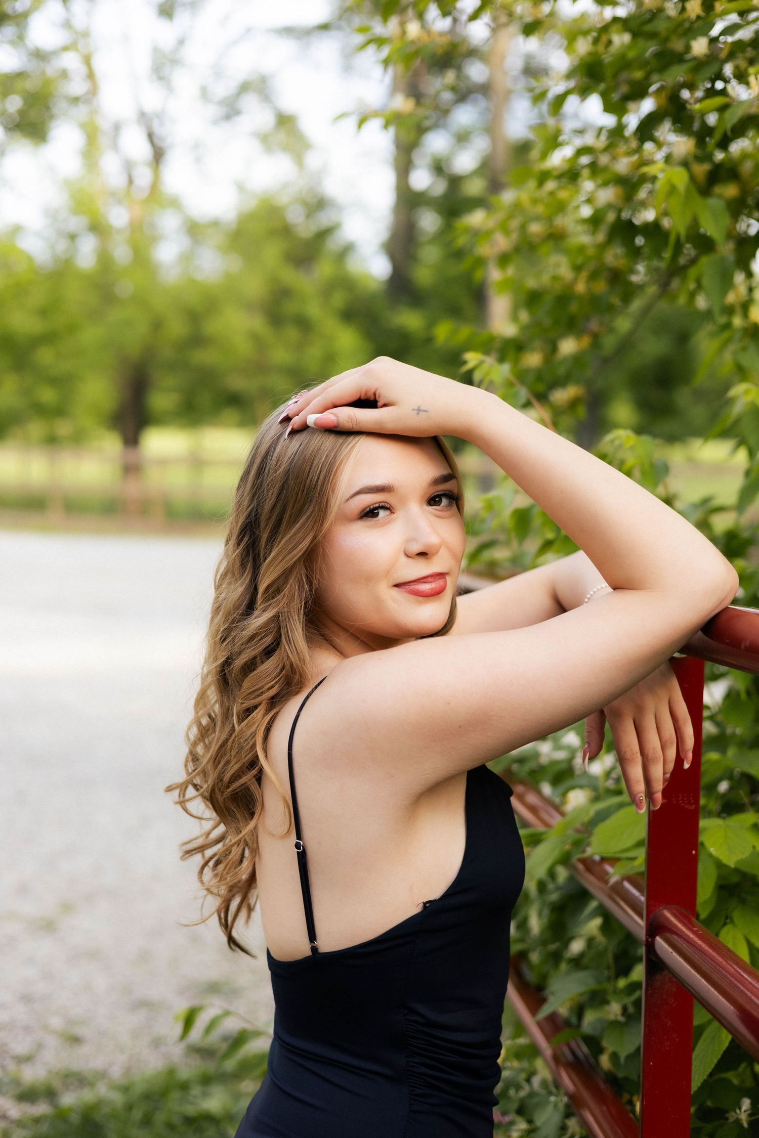 Outdoor summer senior photos in Springfield, Illinois