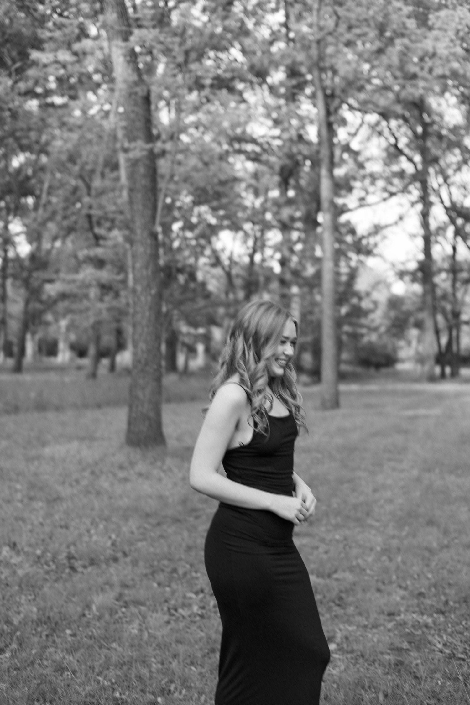 Outdoor summer senior photos in Springfield, Illinois
