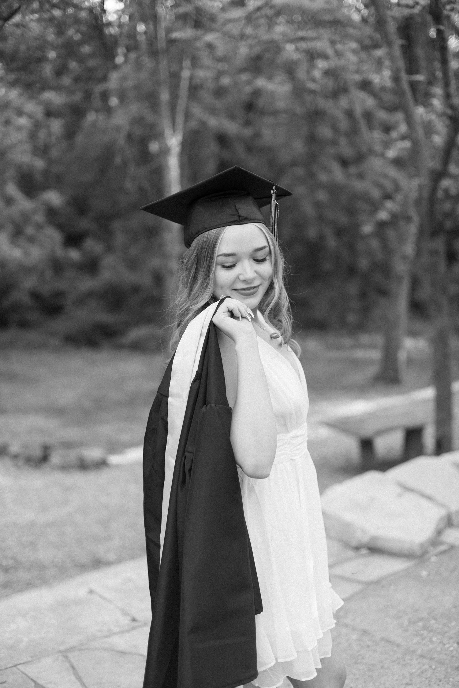 Outdoor summer senior graduation photos in Springfield, Illinois