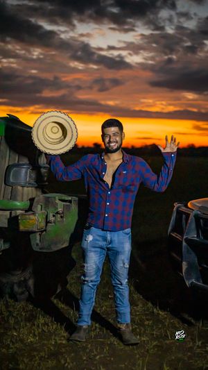 Sesion de fotos en el campo (Exterior)
@horuspty +507 6162-8942