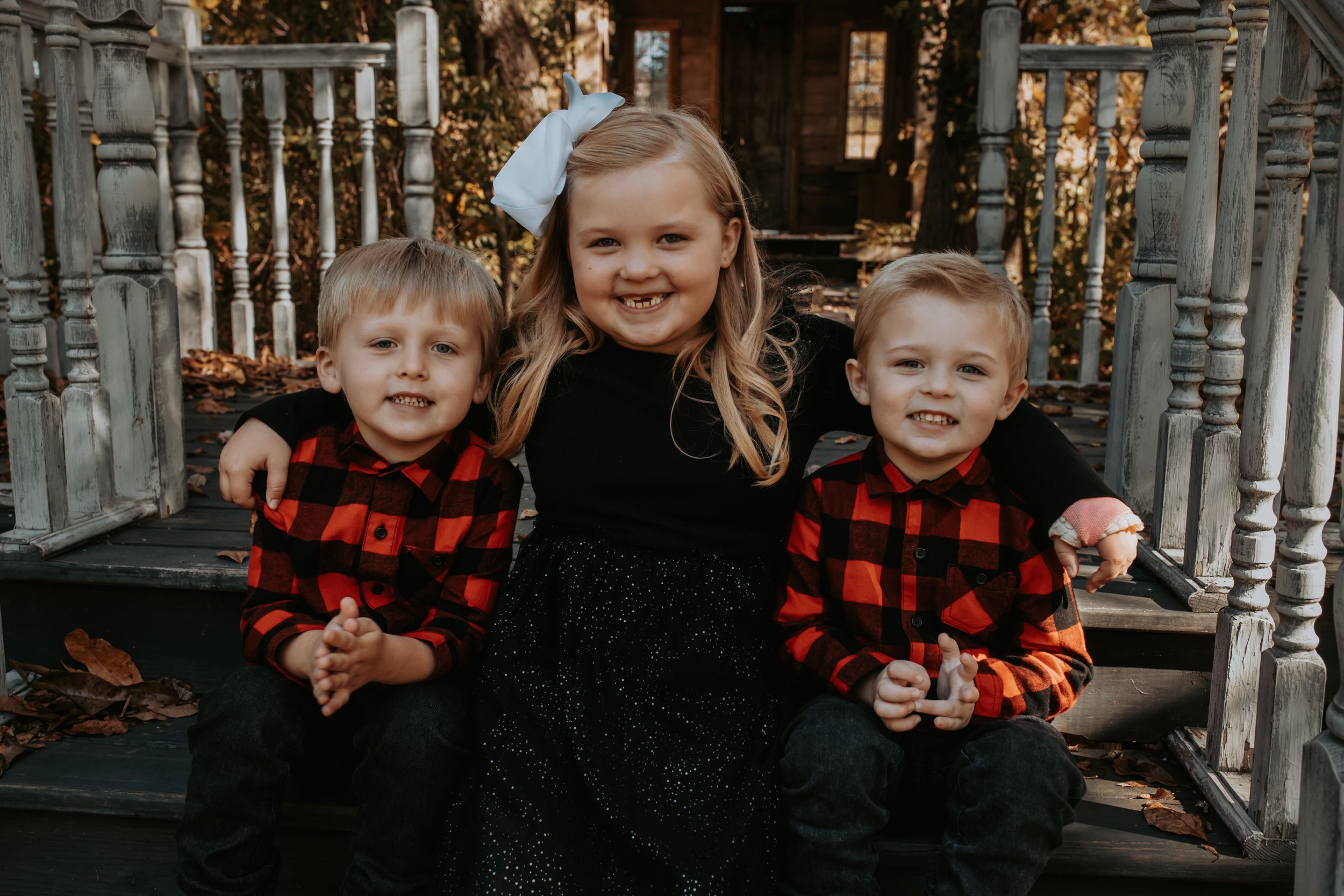 Franklin County photographer, Missouri photographer, STL photography, candid fall family, portraits near me, photography near me.